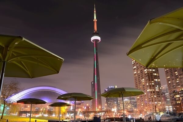 CN Tower,Best Places To Visit In Canada