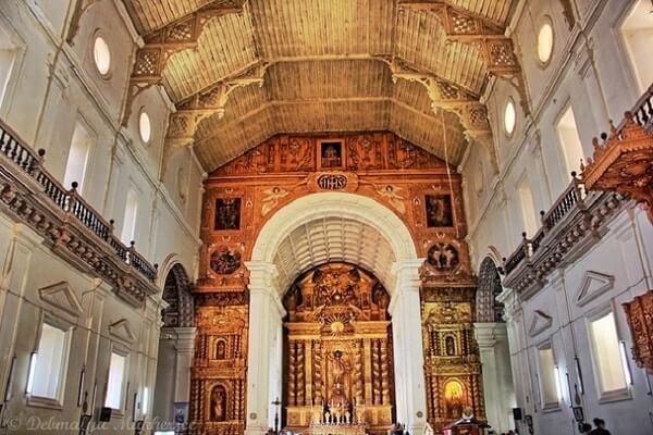 Basilica of Bom Jesus interior