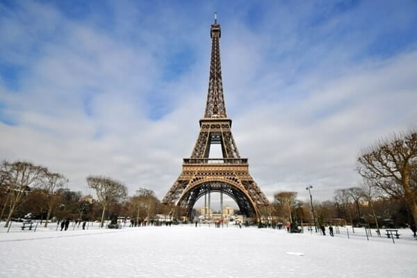 Eiffel tower| places to visit in winters