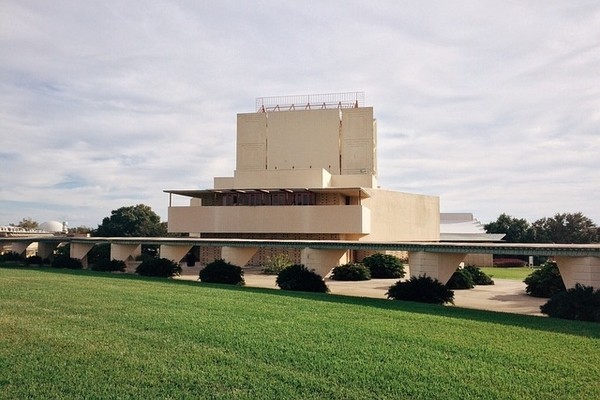 Frank Lloyd Wright's Architecture 