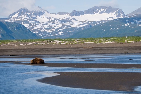 Katmai National Park; famous places to visit in Alaska