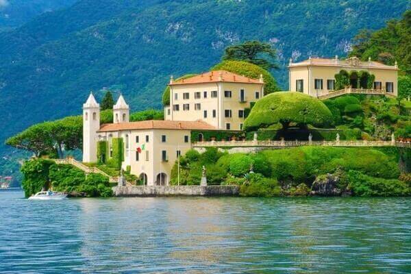 lakeside como; most beautiful lakes in the world; most prettiest lake in the world; Beautiful Lakes