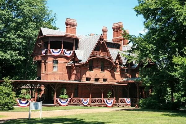 Mark Twain House; Places to Visit in Connecticut