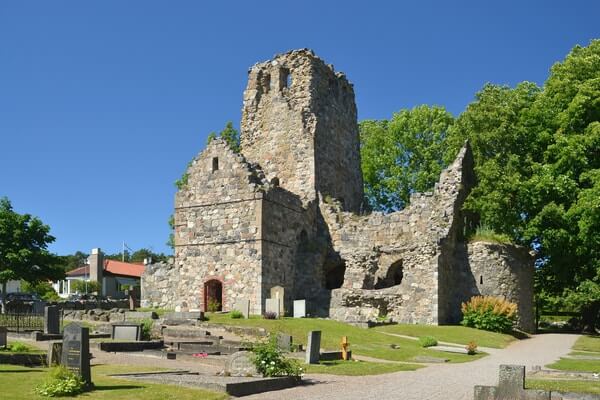St. Olof church ruins