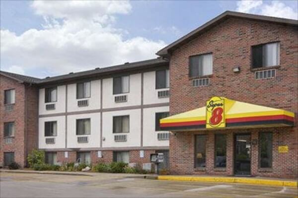 super 8 by wyndham Omaha; things to do near Carter Lake