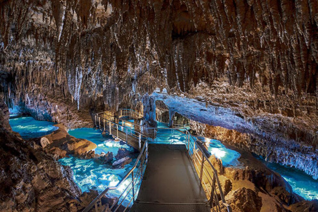 Gyokusendo Cave - One of the Romantic Places in Japan