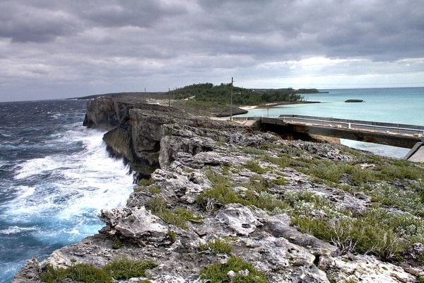 Popular and Best Things to do in the Bahamas a Wonderful Island;The Glass Window Bridge