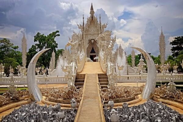 Wat Rong Khun "White Temple", best day trips from Chiang Mai, chiang mai white temple tour, day trip to white temple from chiang mai